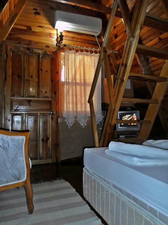 Oran Pansiyon Agac Evler Hotell Çıralı Eksteriør bilde